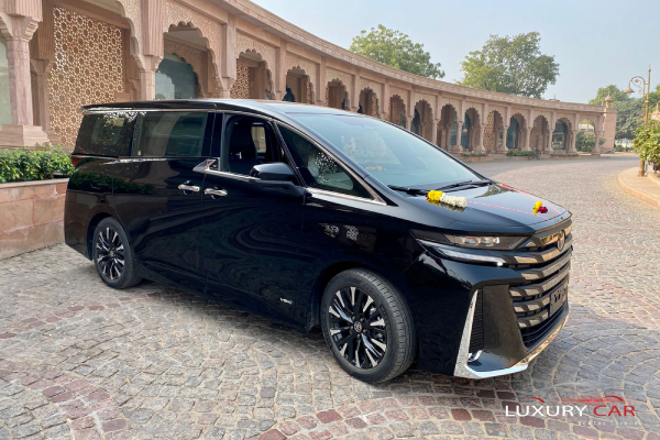 toyota vellfire car hire in jaipur